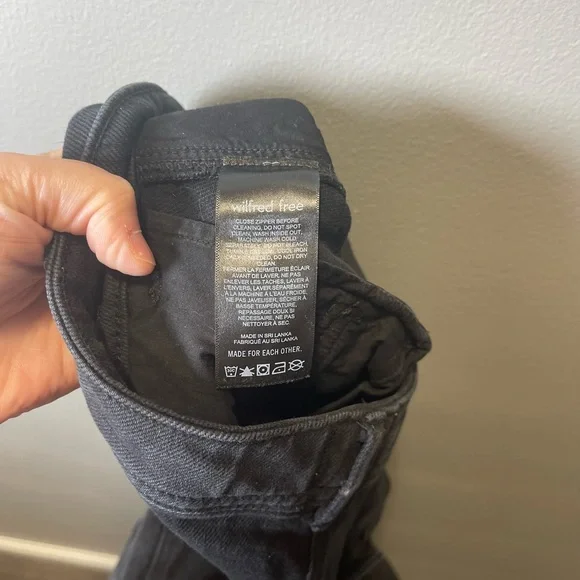 Wilfred Free Aritzia Women's Cargo Black Denim‎ Straight Leg Pants Size 6 - Picture 5 of 5